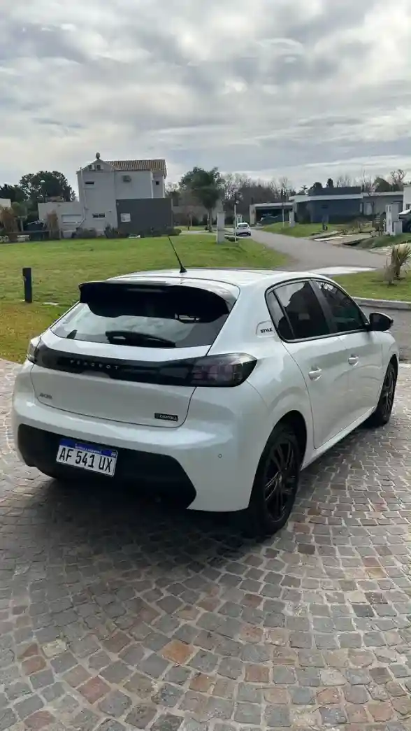 Peugeot 208 1.6 Style 2022 - foto 2