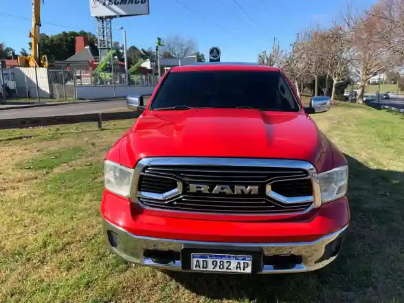 Dodge Ram 5.7 Laramie V8 4X4 2019 - foto 2