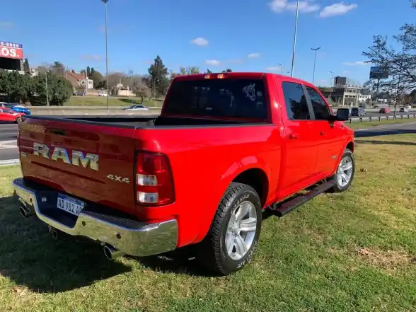 Dodge Ram 5.7 Laramie V8 4X4 2019 - foto 4