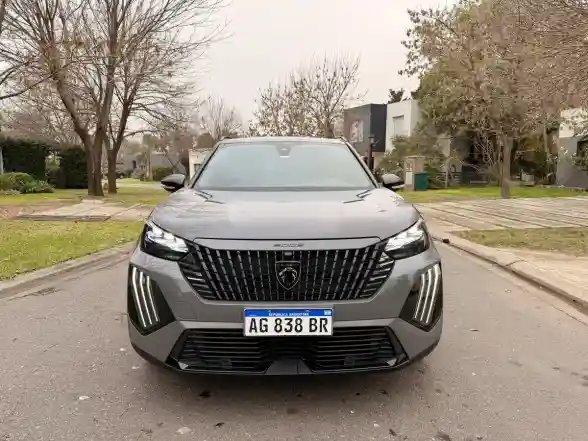 Peugeot 2008 1.0T Gt 2024 - foto 2