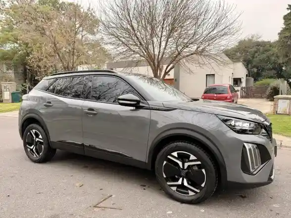 Peugeot 2008 1.0T Gt 2024 - foto 3