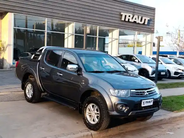 Mitsubishi L200 3.2 Cab Doble 4Wd Cr 170Cv At 2016 - foto 2