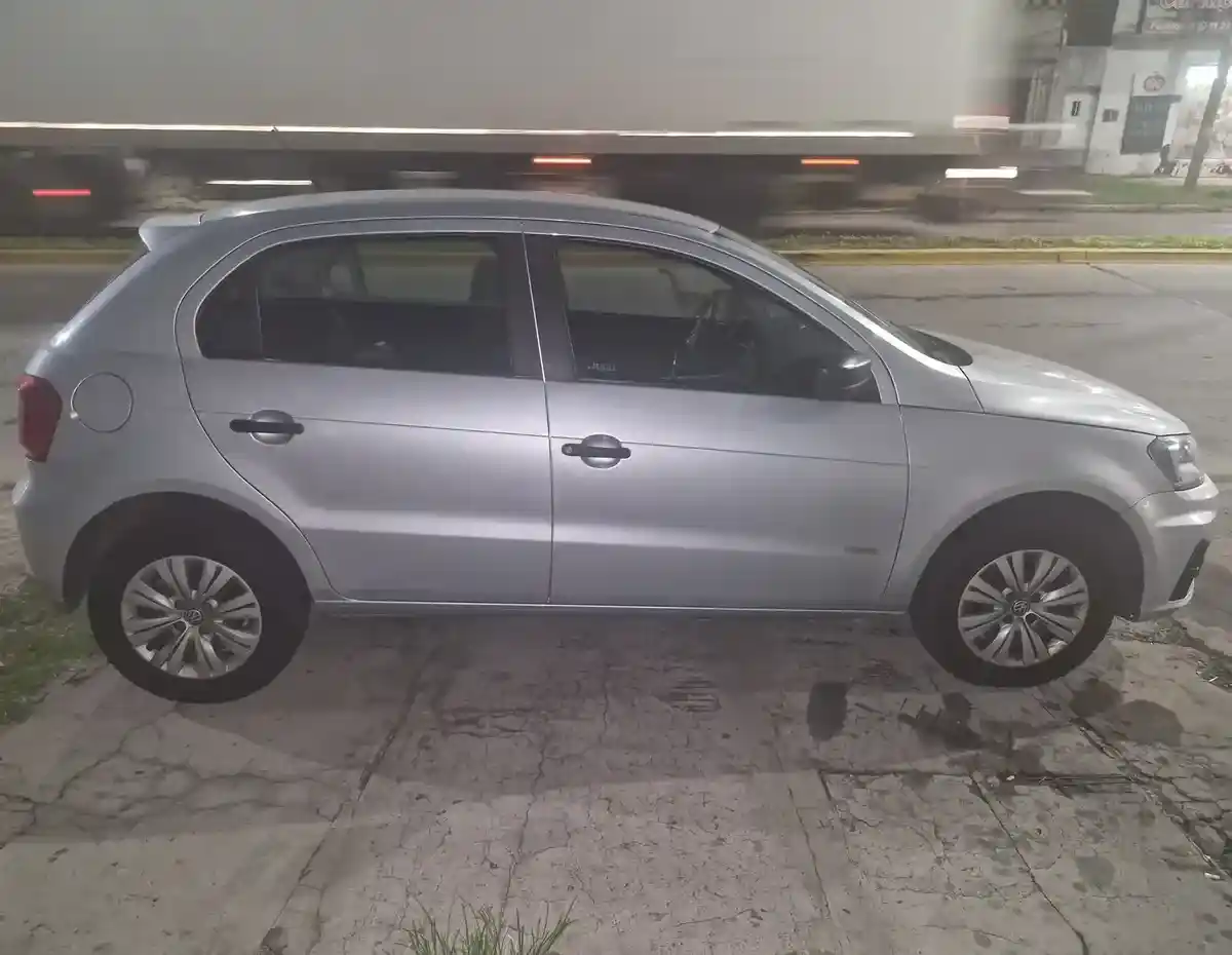 Volkswagen Gol Trend 1.6 Trendline 101Cv 2017 - foto 4
