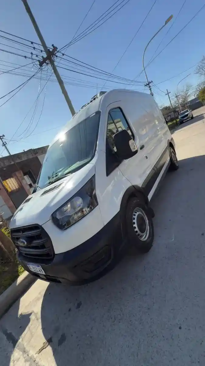 Ford Transit 2.2 Furgon Mediano Aa 350M 2022 - foto 4