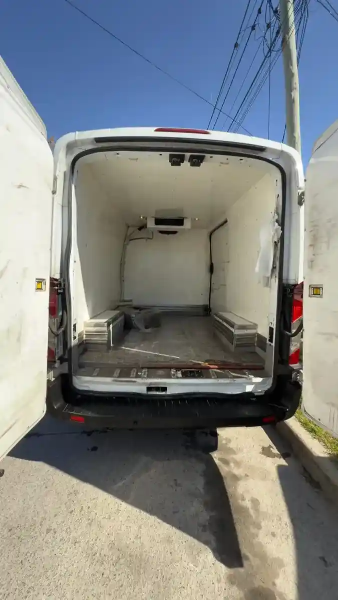 Ford Transit 2.2 Furgon Mediano Aa 350M 2022 - foto 5