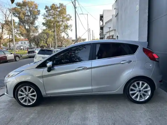 Ford Fiesta Kinetic 1.6 Titanium Powershift 120Cv 2018 - foto 2