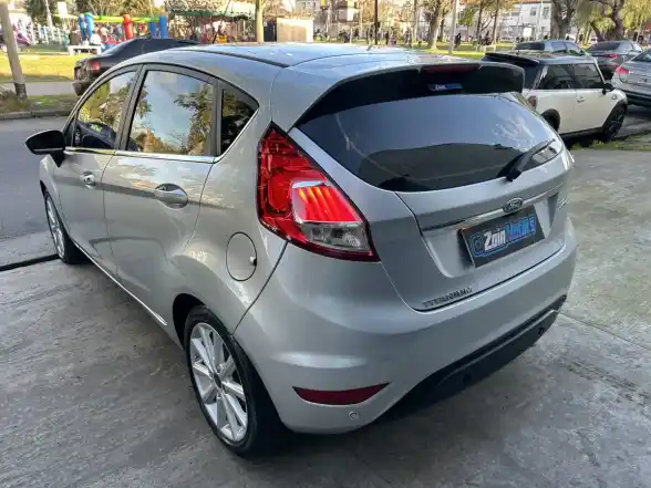 Ford Fiesta Kinetic 1.6 Titanium Powershift 120Cv 2018 - foto 3