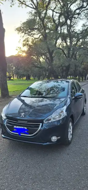 Peugeot 208 2014 - foto 1