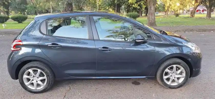 Peugeot 208 1.5 Allure 2014 - foto 2