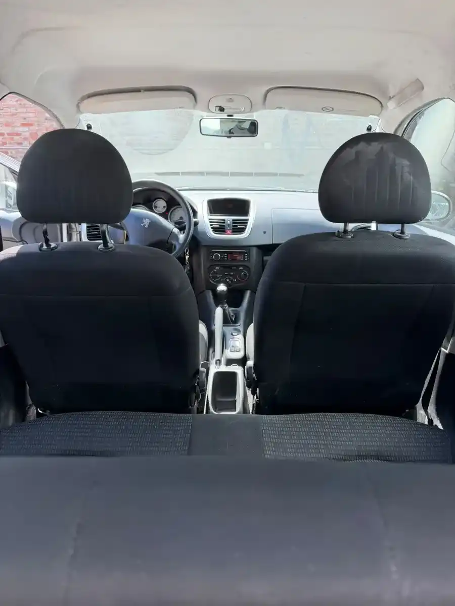 Peugeot 207 1.4 Allure 75Cv 2015 - foto 2