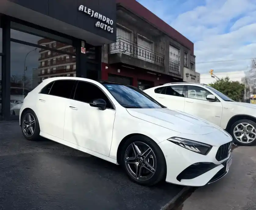 Mercedes-Benz Clase A 2.0 A250 Amg-Line 224Cv Hatch 2025 - foto 4