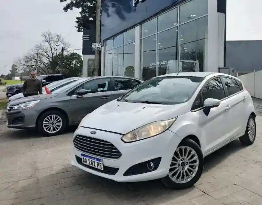 Ford Fiesta Kinetic 1.6 Se 120Cv 2016 - foto 1