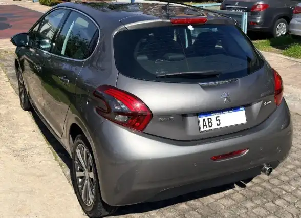 Peugeot 208 1.6 Feline 2017 - foto 3