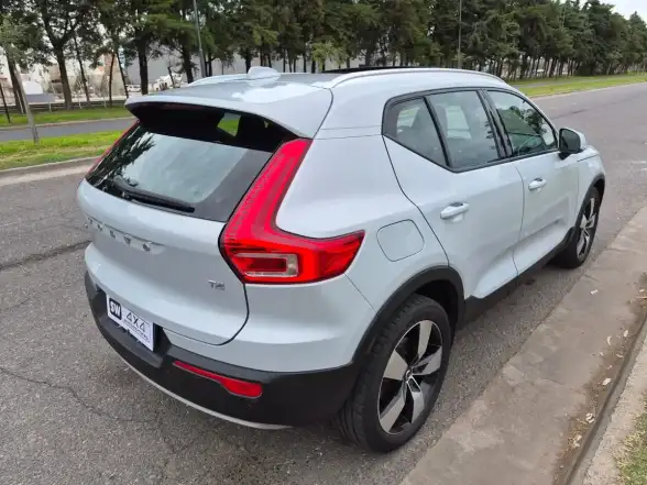 Volvo Xc40 2.0T T4 Momentum Fwd 2020 - foto 4