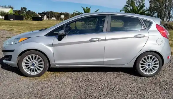 Ford Fiesta Kinetic 1.6 Titanium 120Cv 2015 - foto 3
