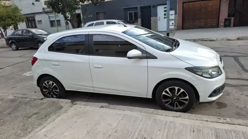 Chevrolet Onix 1.4 Ltz Mt 98Cv 2014 - foto 5