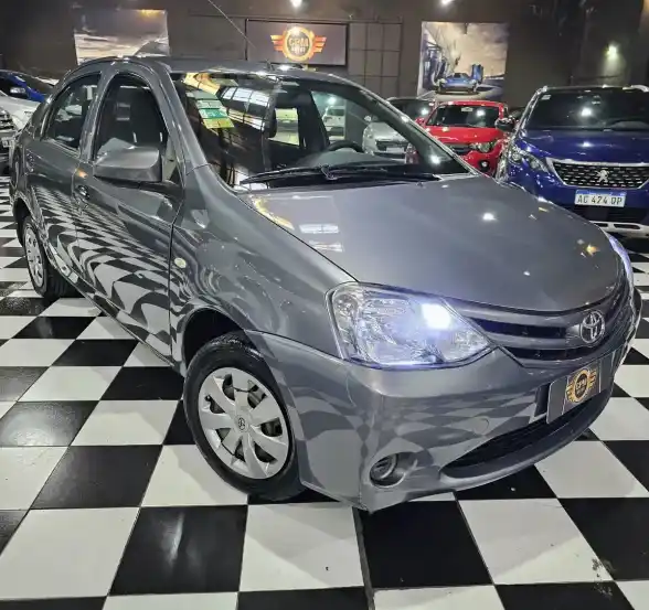 Toyota Etios 2014 - foto 1