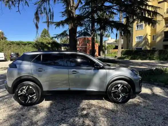 Peugeot 2008 1.0T Allure 2025 - foto 3