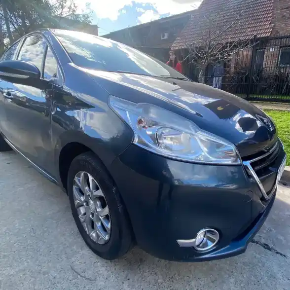 Peugeot 208 2016 - foto 1