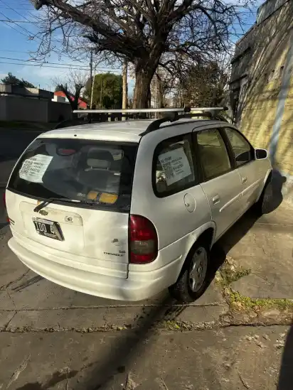 Chevrolet Corsa 1.4 Wagon Classic Gls 2010 - foto 3