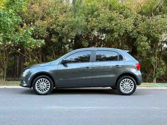 Volkswagen Gol Trend 1.6 Highline 101Cv 2015 - foto 2