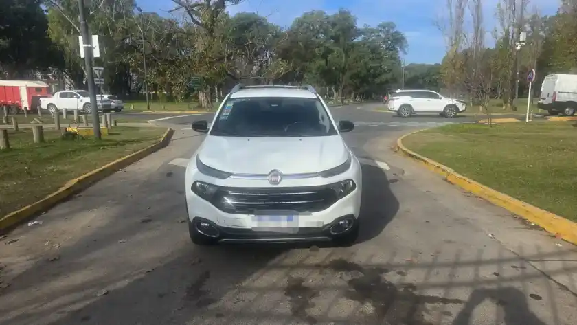 Fiat Toro 2.0 Volcano 4X4 At 2017 - foto 2