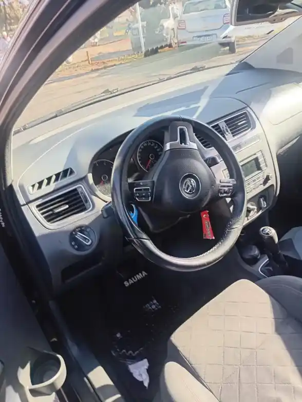 Volkswagen Suran 1.6 Highline 101Cv 2014 - foto 4