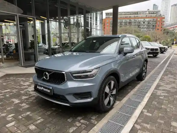 Volvo Xc40 2.0T T4 Momentum Fwd 2023 - foto 2
