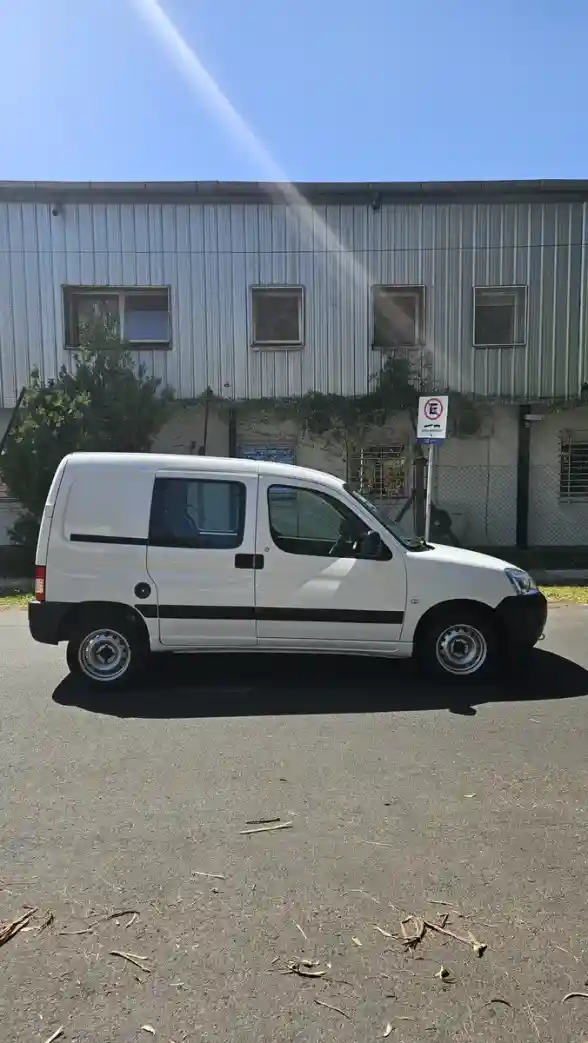 Peugeot Partner 1.6 Furgon Confort 5As 2021 - foto 3