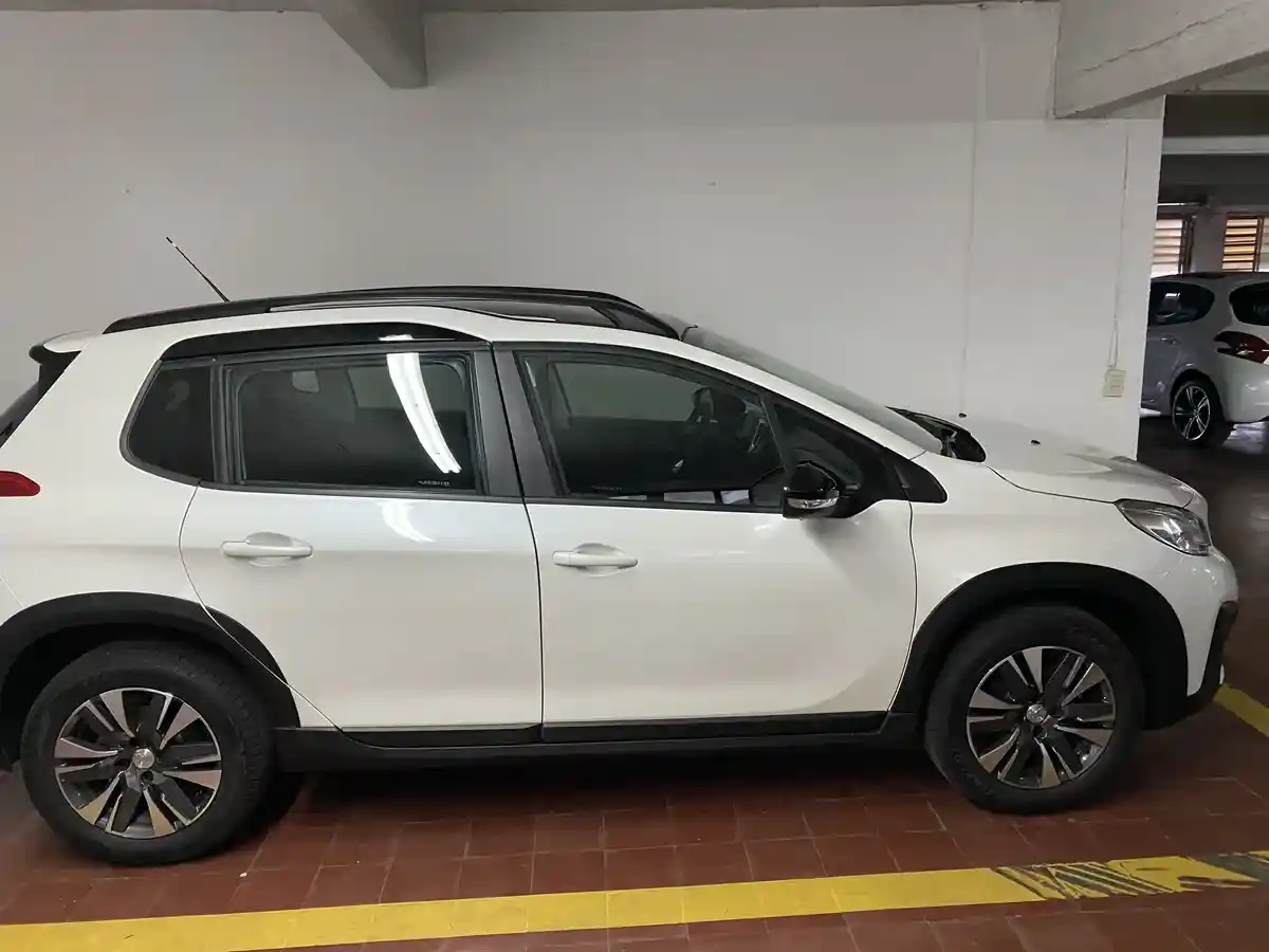 Peugeot 2008 1.6 Feline 2019 - foto 5