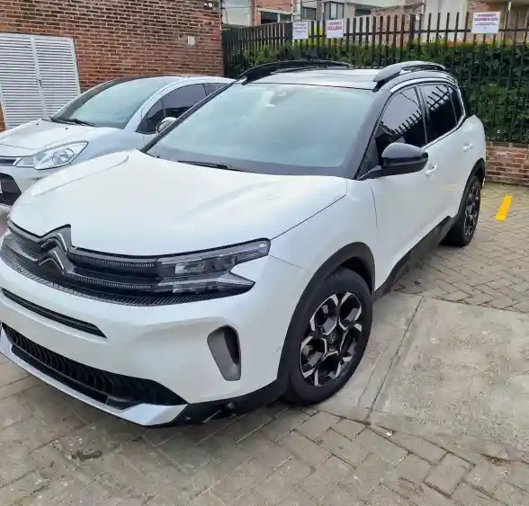 Citroën C5 Aircross 1.6 Thp Eat6 Feel Pack 2023 - foto 1