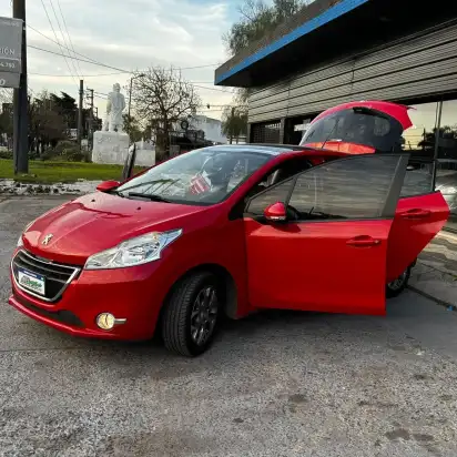 Peugeot 208 2014 - foto 1