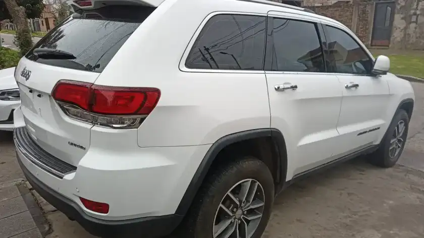 Jeep Grand Cherokee 3.6 Limited 286Hp Techo + Llantas 18 2021 - foto 3
