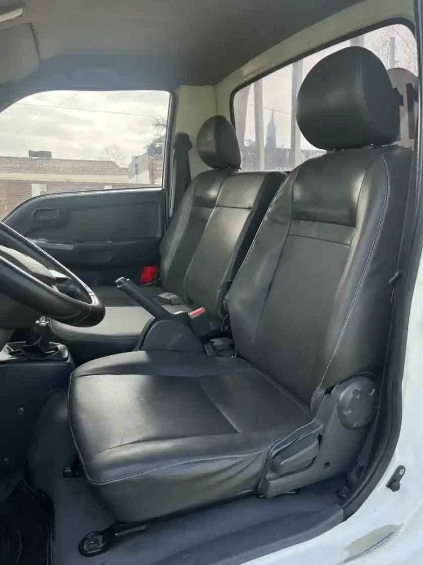 Kia K2500 2.5 Caja 2018 - foto 3