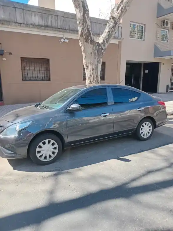Nissan Versa 1.6 Sense Mt 2017 - foto 2