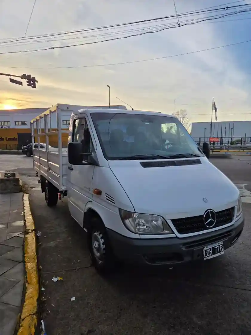Mercedes-Benz Sprinter 2.1 313 Furgon 3000 V1 (G1Ba6) 2012 - foto 2