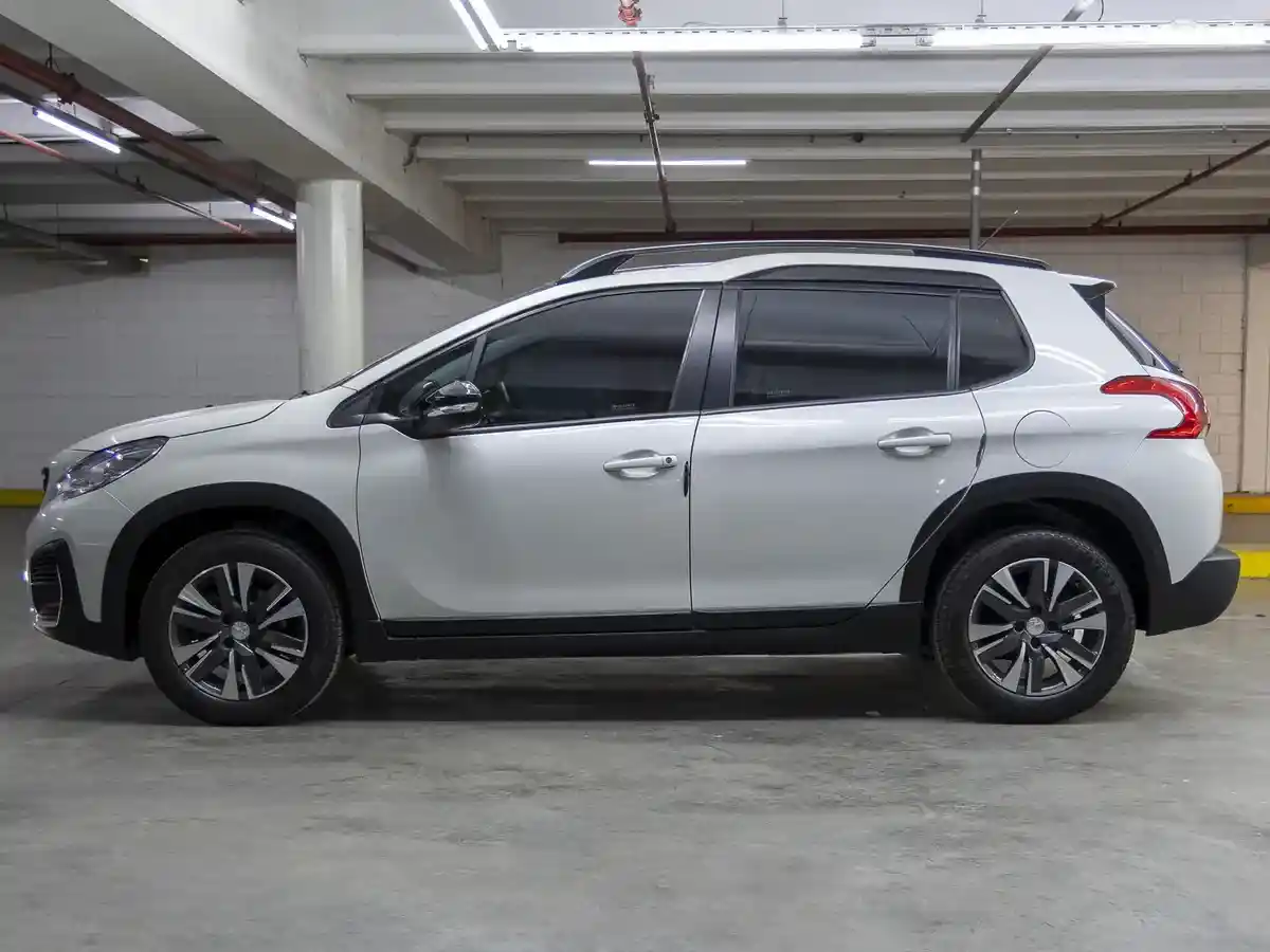 Peugeot 2008 1.6 Feline 2022 - foto 3