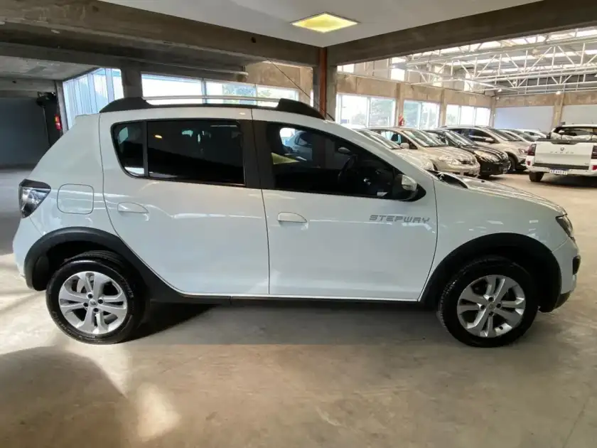 Renault Sandero Stepway 1.6 Privilege Nav 105Cv 2014 - foto 4