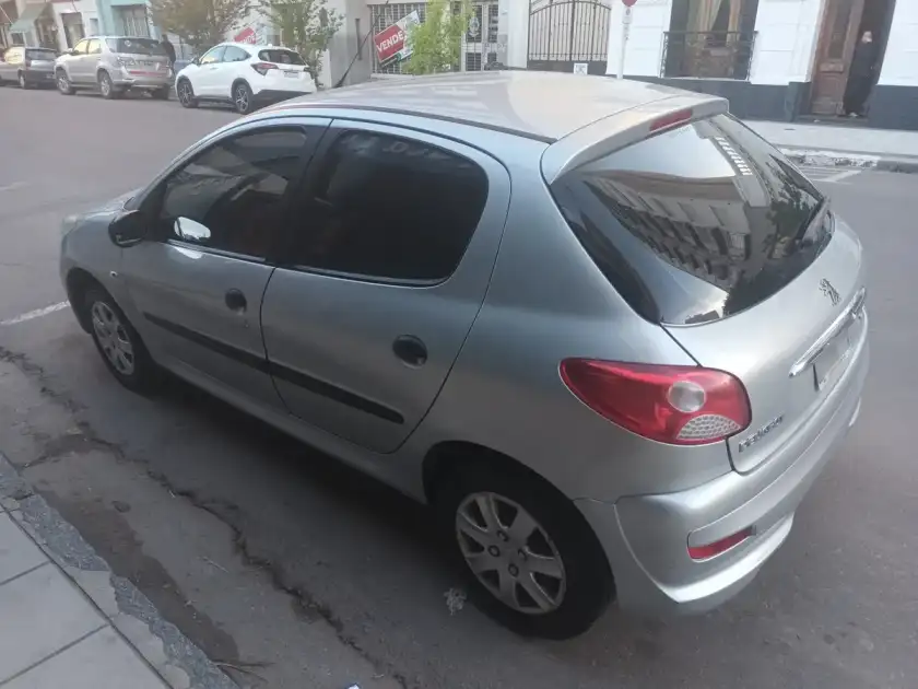Peugeot 207 1.4 Xr Compact 5P 2011 - foto 2