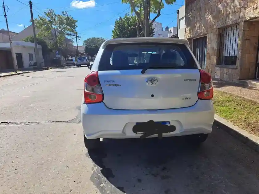 Toyota Etios 1.5 X 6Mt 2021 - foto 4