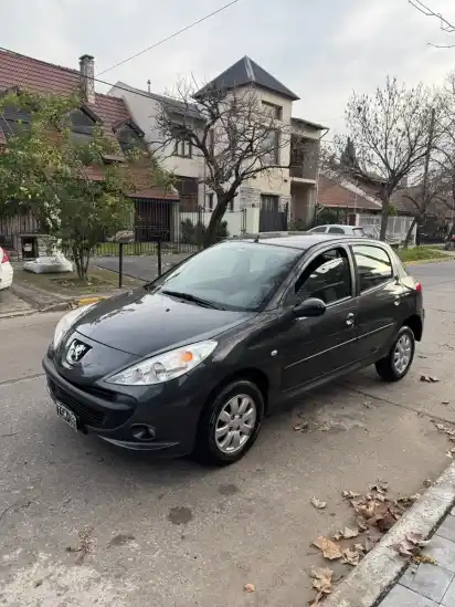 Peugeot 207 2010 - foto 1