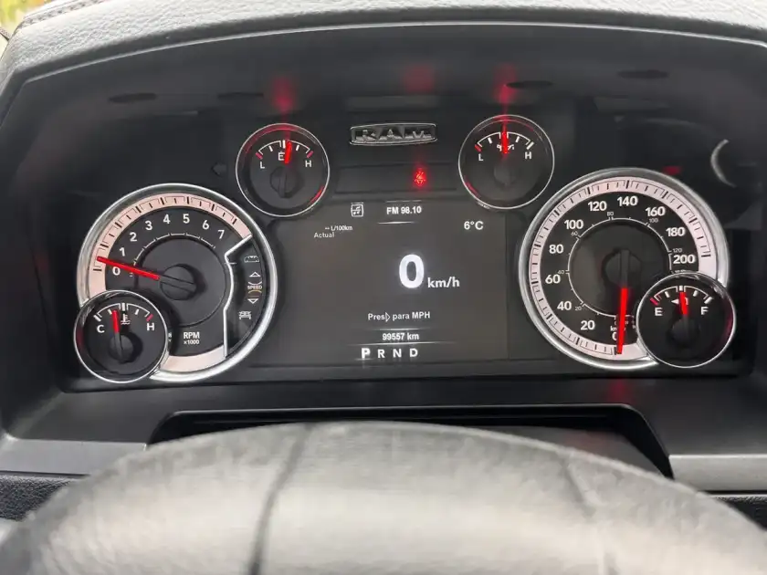 Dodge Ram 5.7 V8 Laramie 4X4 2018 - foto 5