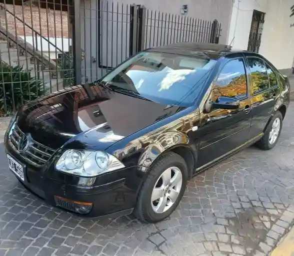 Volkswagen Bora 1.9 Trendline I 100Cv 2012 - foto 1