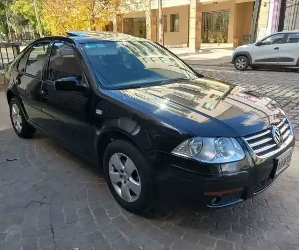 Volkswagen Bora 1.9 Trendline I 100Cv 2012 - foto 2