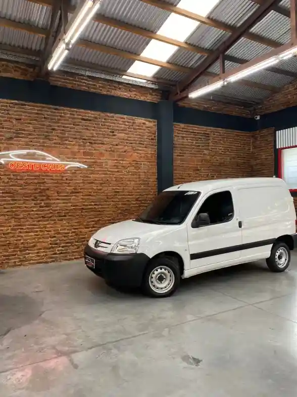 Peugeot Partner 1.6 Hdi Furgon Confort 92 2023 - foto 2
