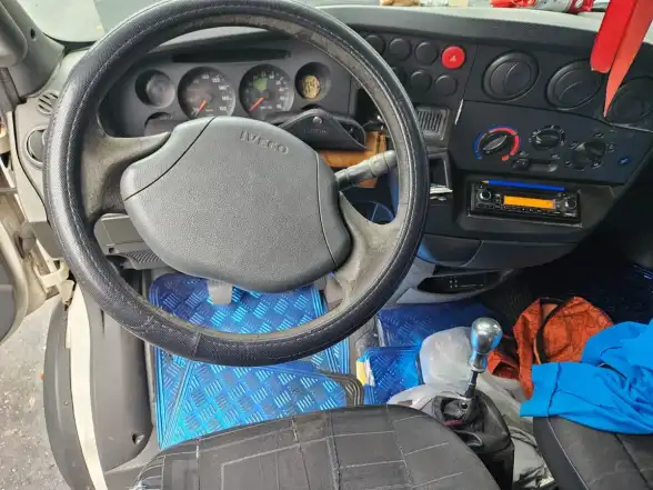 Iveco Daily Furgon 35C14 2014 - foto 5