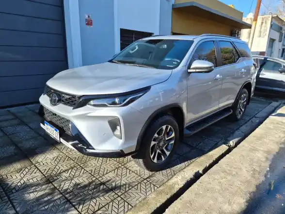 Toyota Sw4 2.8 Srx 204Cv 4X4 7As At 2026 - foto 1