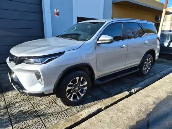 Toyota Sw4 2.8 Srx 204Cv 4X4 7As At 2026 - foto 2