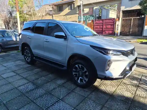 Toyota Sw4 2.8 Srx 204Cv 4X4 7As At 2026 - foto 4