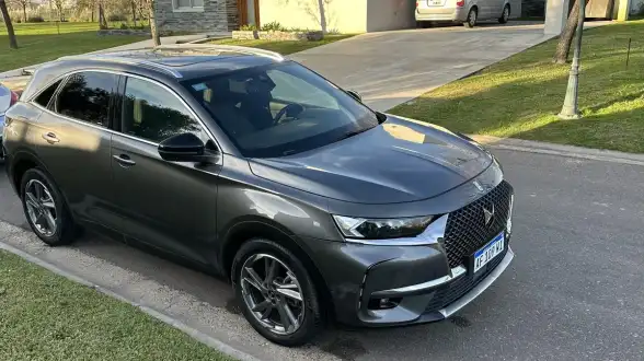 D.s. Ds7 Crossback 2.0 Hdi 180 At Bastille+ 2021 - foto 2
